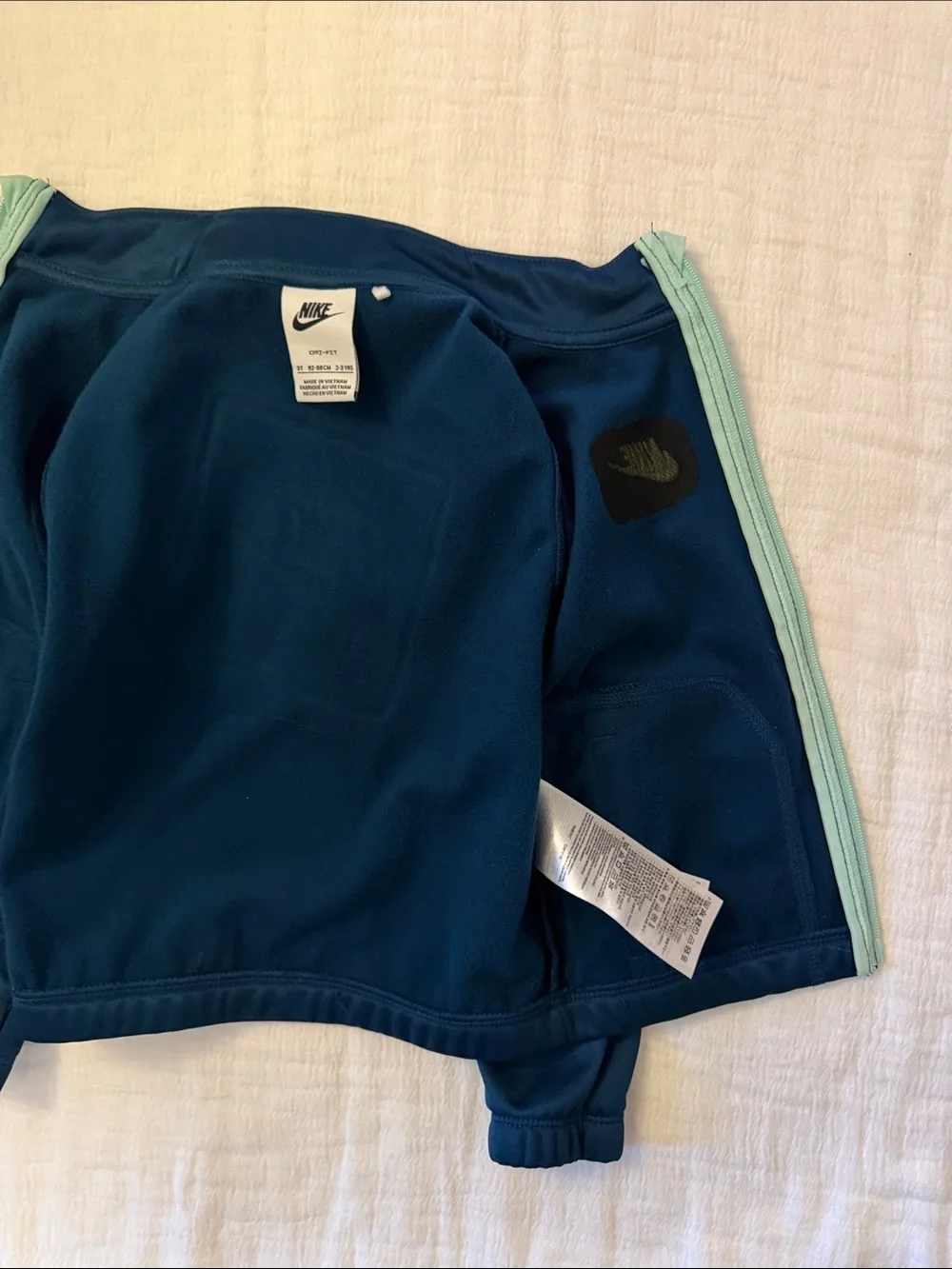 Nike zipper wear elastic